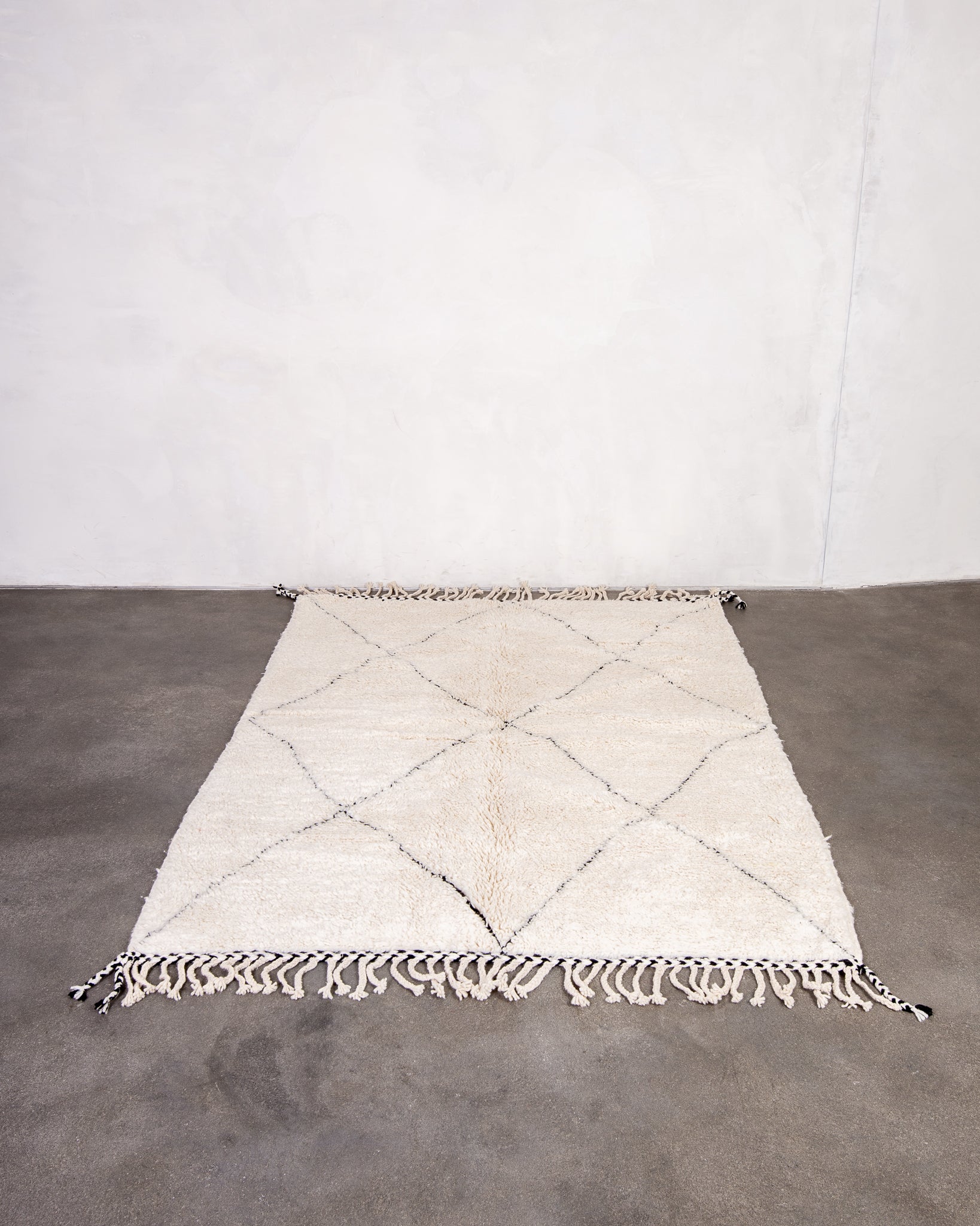Modern designer handcrafted Berber rug from morocco Beniourain with beautiful colors and patterns